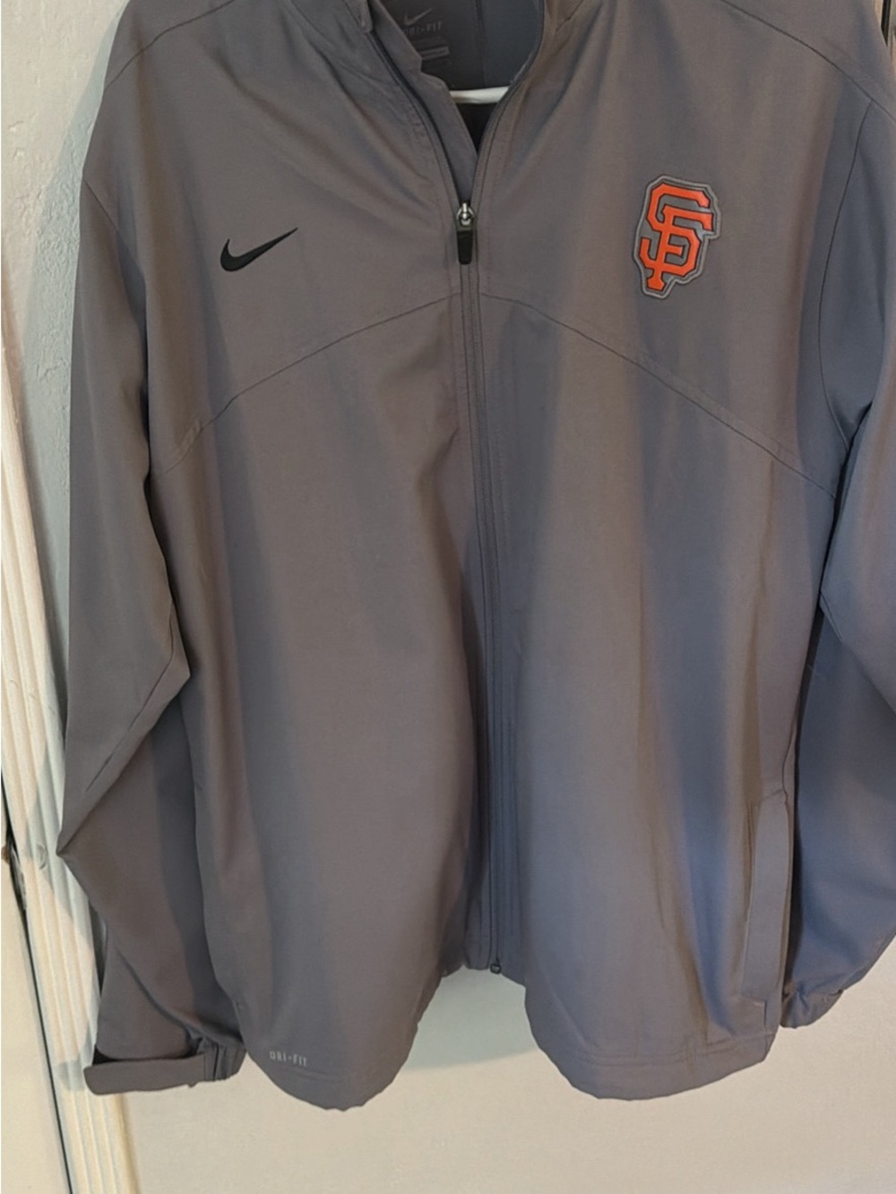 Nike Men’s Gray SF Giants Lightweight Full-Zip Jacket with Orange Logo